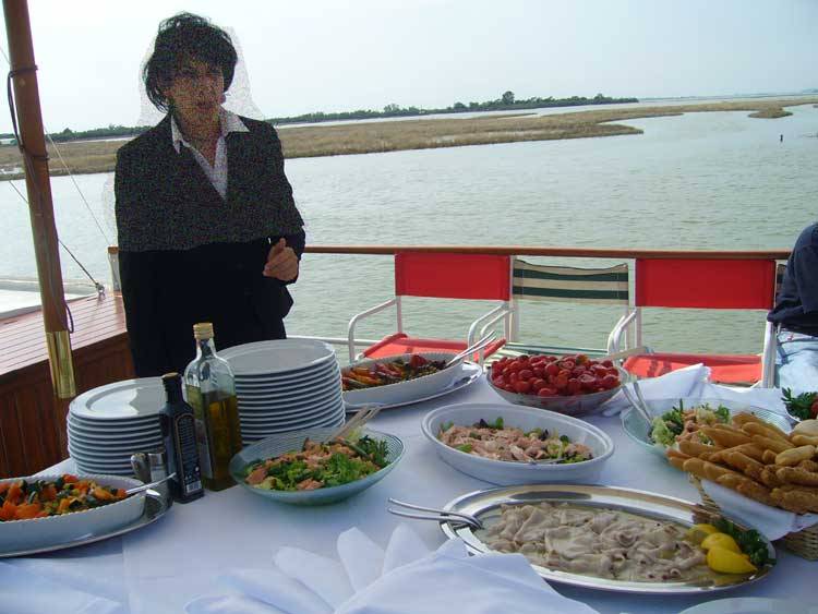 Lunch with buffet and catering service